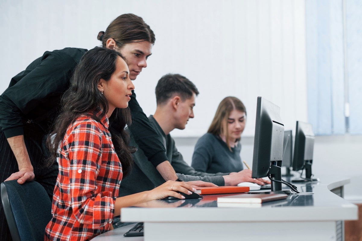 ReCreators – A top Digital Marketing Institute in Jaipur offering expert-led Digital Marketing Courses for beginners and professionals.